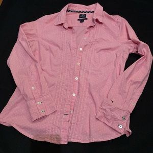 Long sleeve button down Tommy Hilfiger shirt. Stretch fabric.